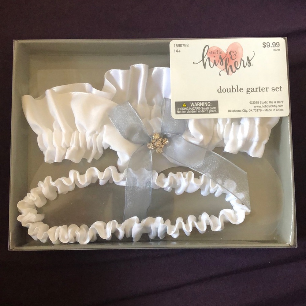 🌻5/$25🌻 Double Garter Set